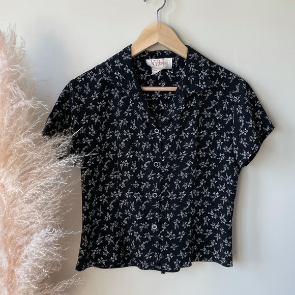 Vintage Black Floral Button-Up Blouse - Picture 5 of 10